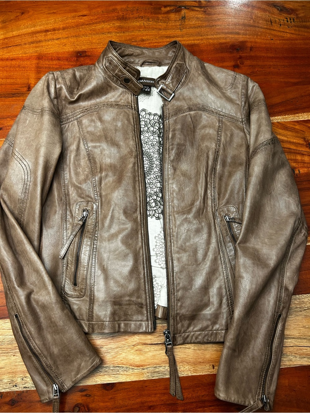 Vintage Danier Leather Moto Cafe Racer Jacket - Buckle Collar - Women’s size XS